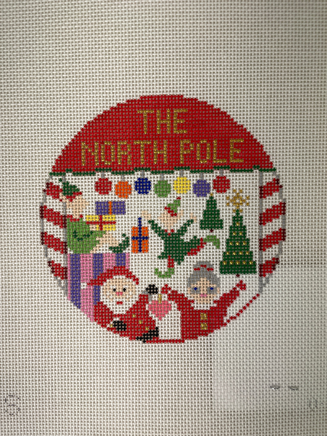 * Doolittle Stitchery O135 The North Pole