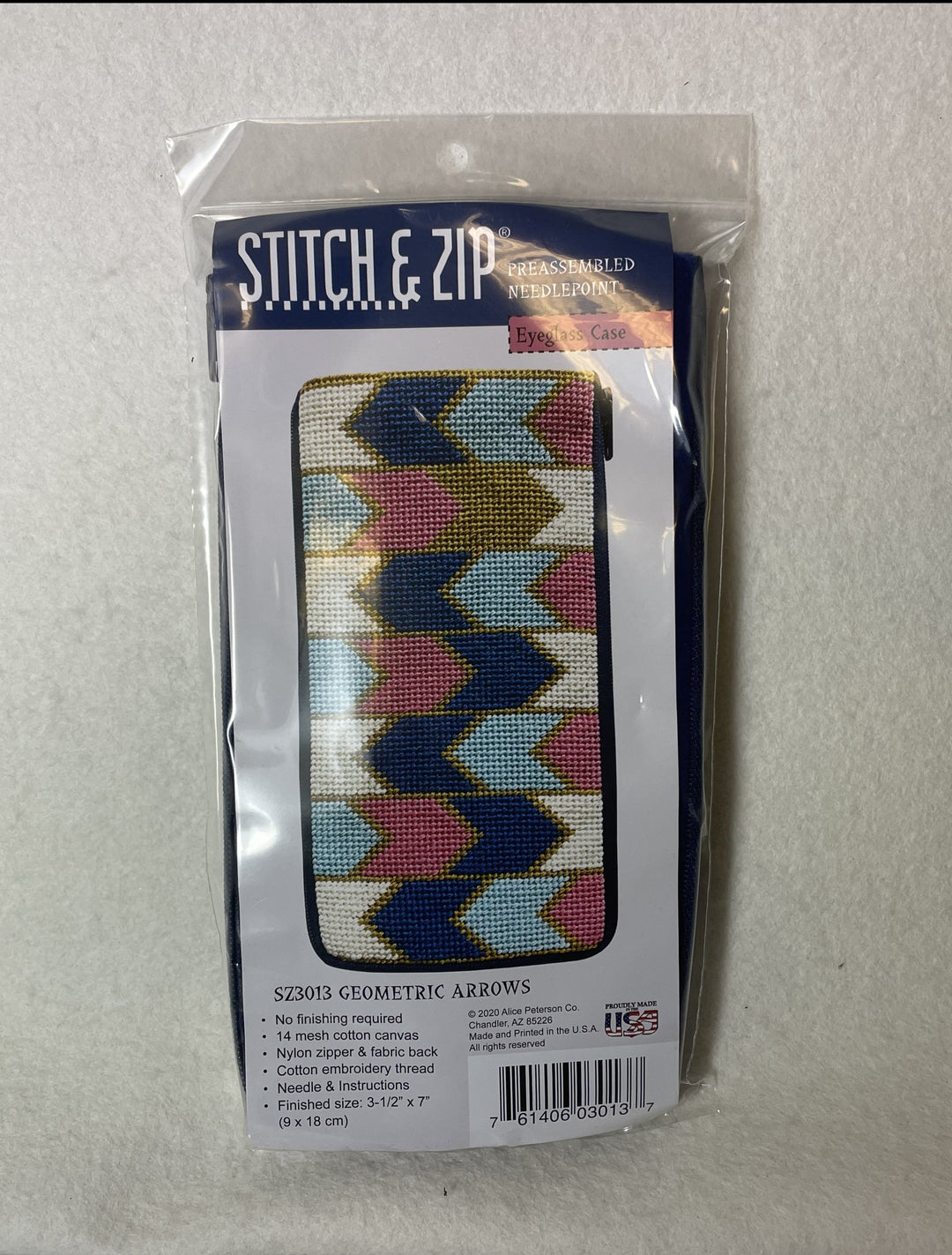 Alice Peterson Company SZ3013 Geometric Arrows Eyeglass Case