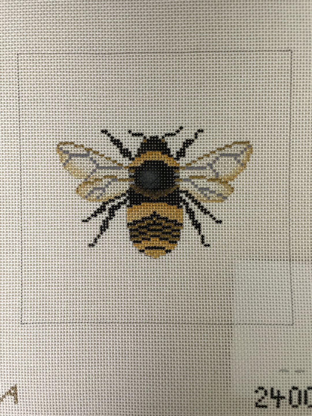 *Vallerie Needlepoint Gallery / VNG Canvas 24001 Fat Bee