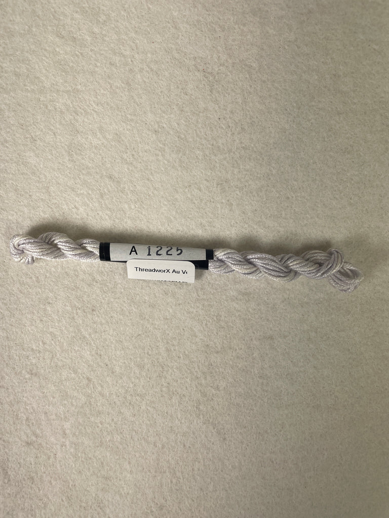 ThreadworX Au Ver A Soie O/D Silk-  A1225 Ice Age