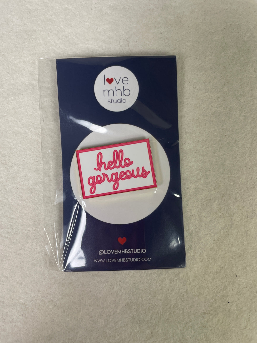 * Love mhb Studio Hello Gorgeous Needle Minder