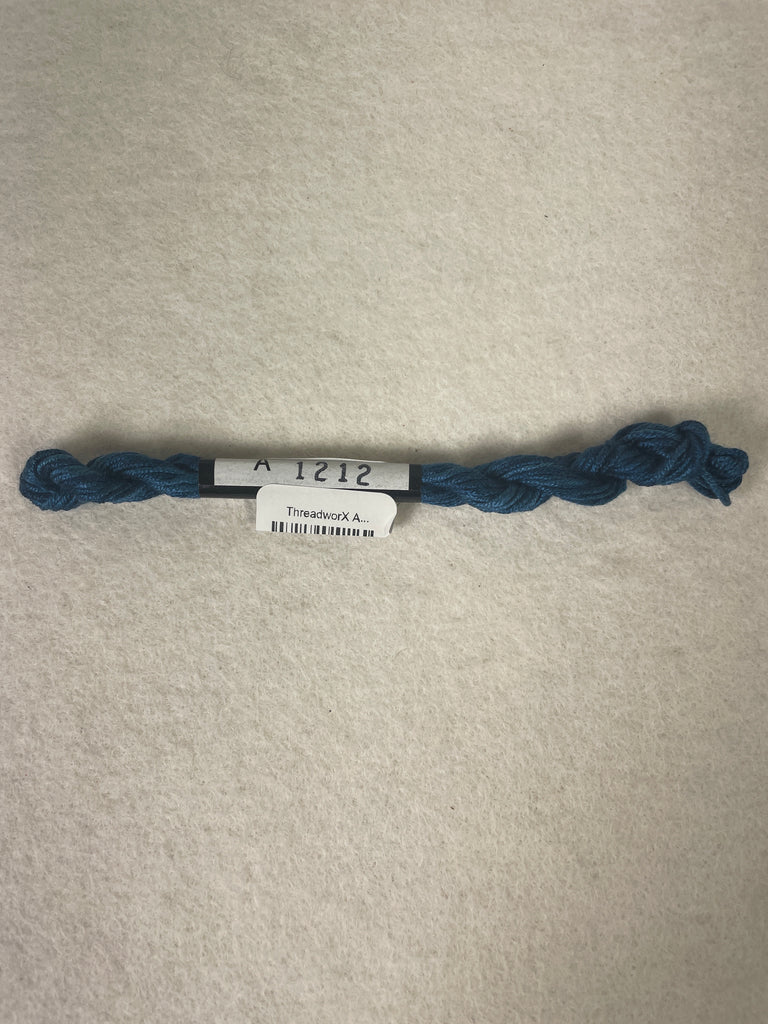 ThreadworX Au Ver A Soie O/D Silk-  A1212 Marine Blue