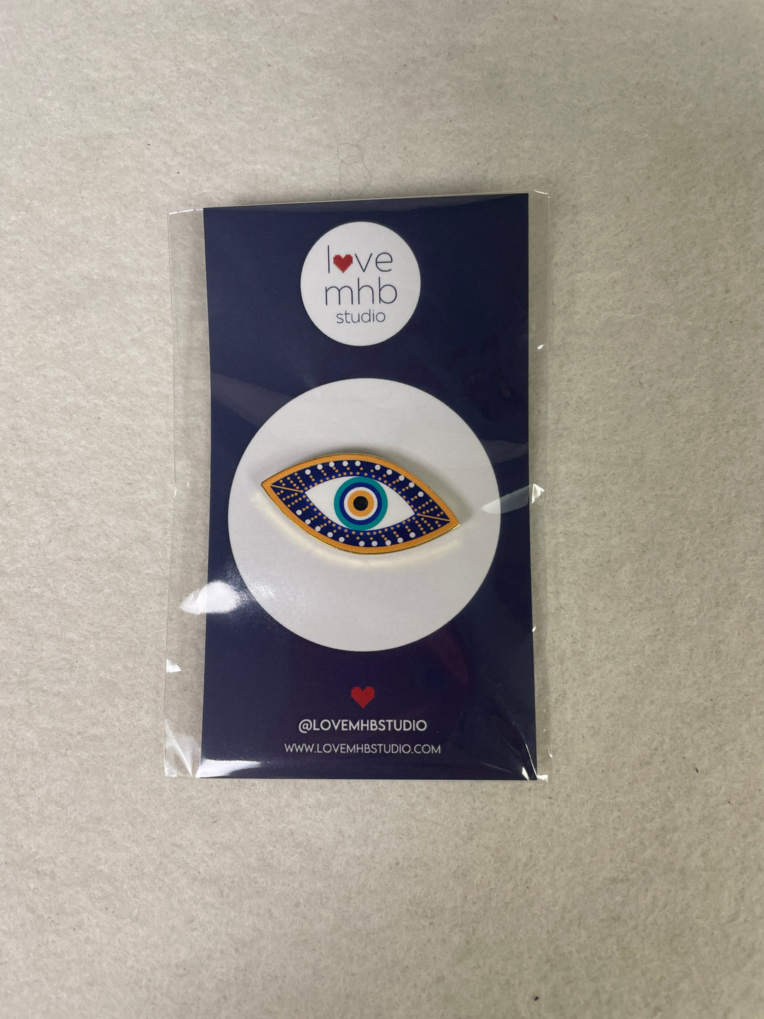 * Love mhb Studio Evil Eye Needle Minder