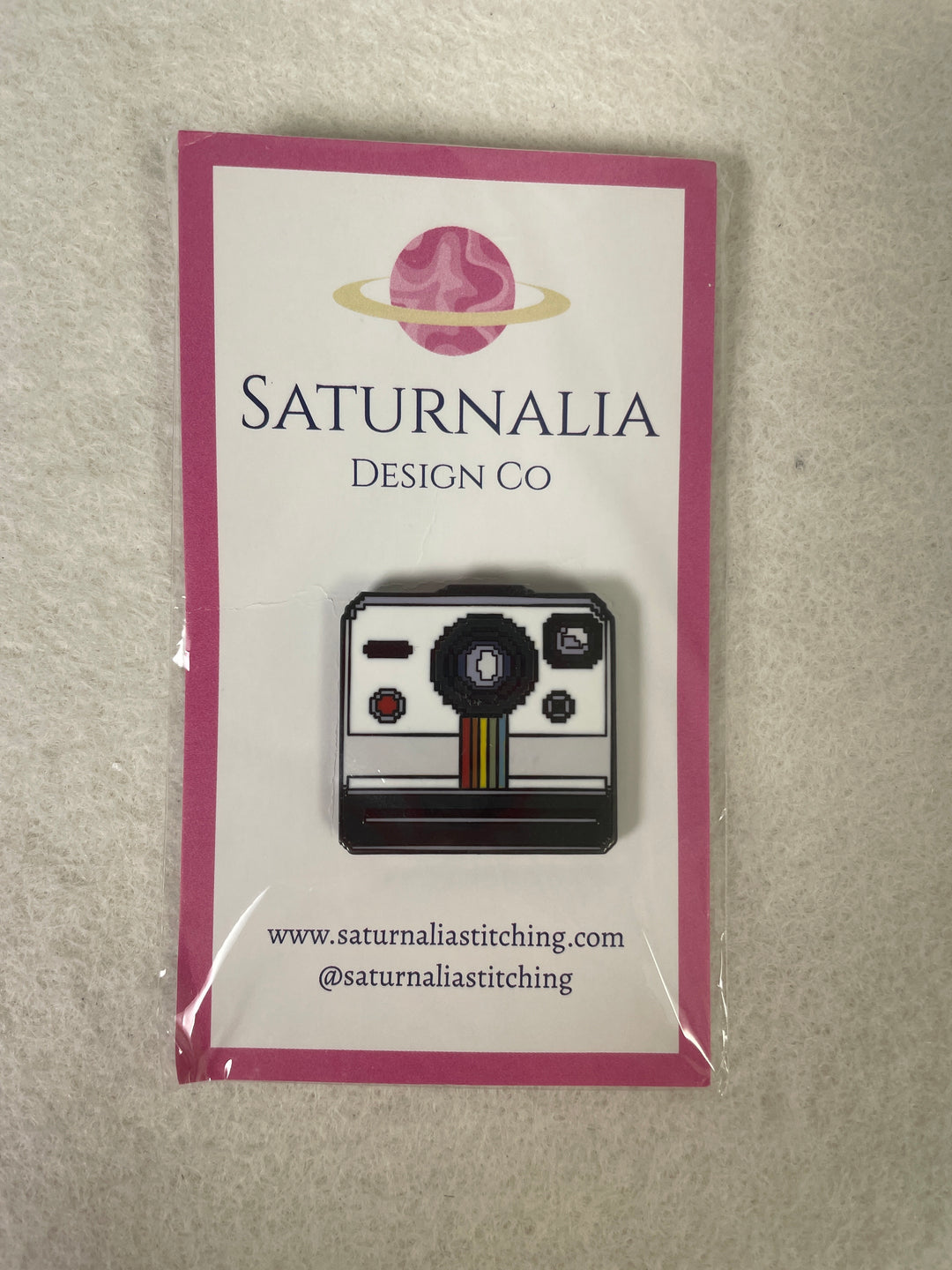 * Saturnalia Stitching Polaroid Needleminder