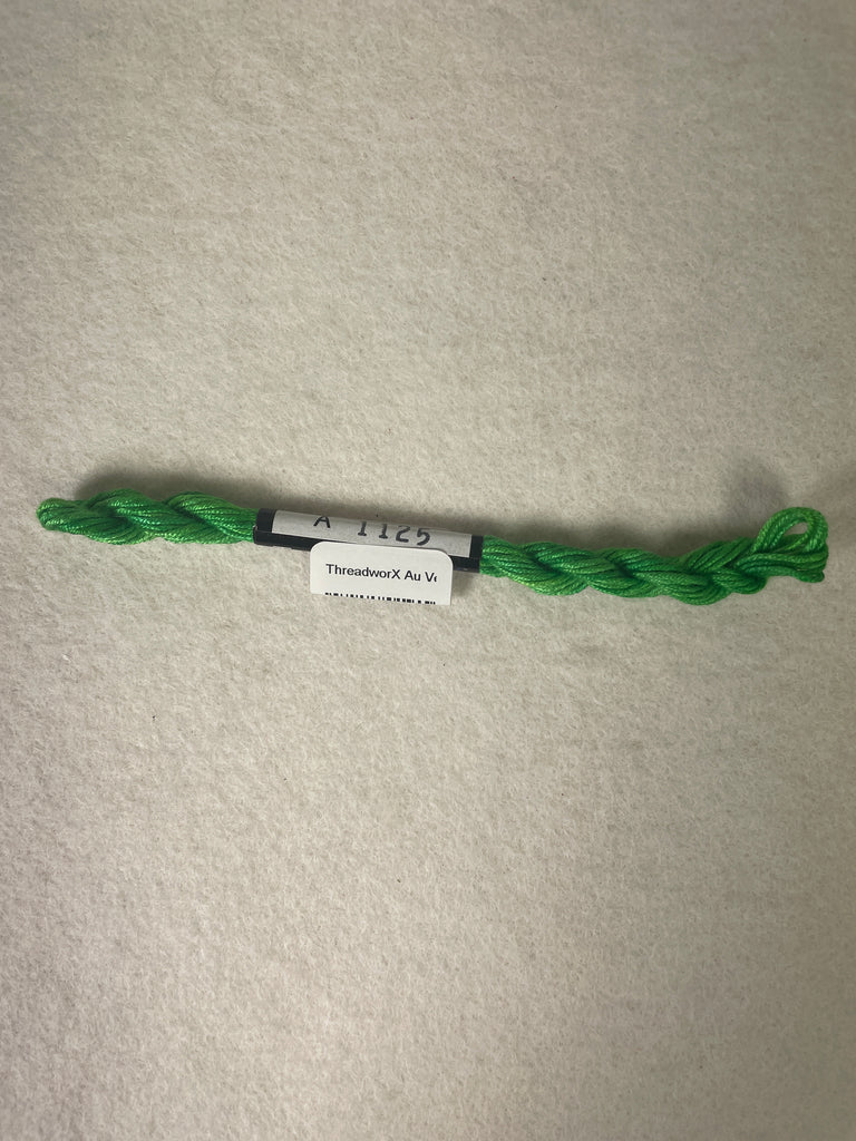 ThreadworX Au Ver A Soie O/D Silk-  A1125 Emerald