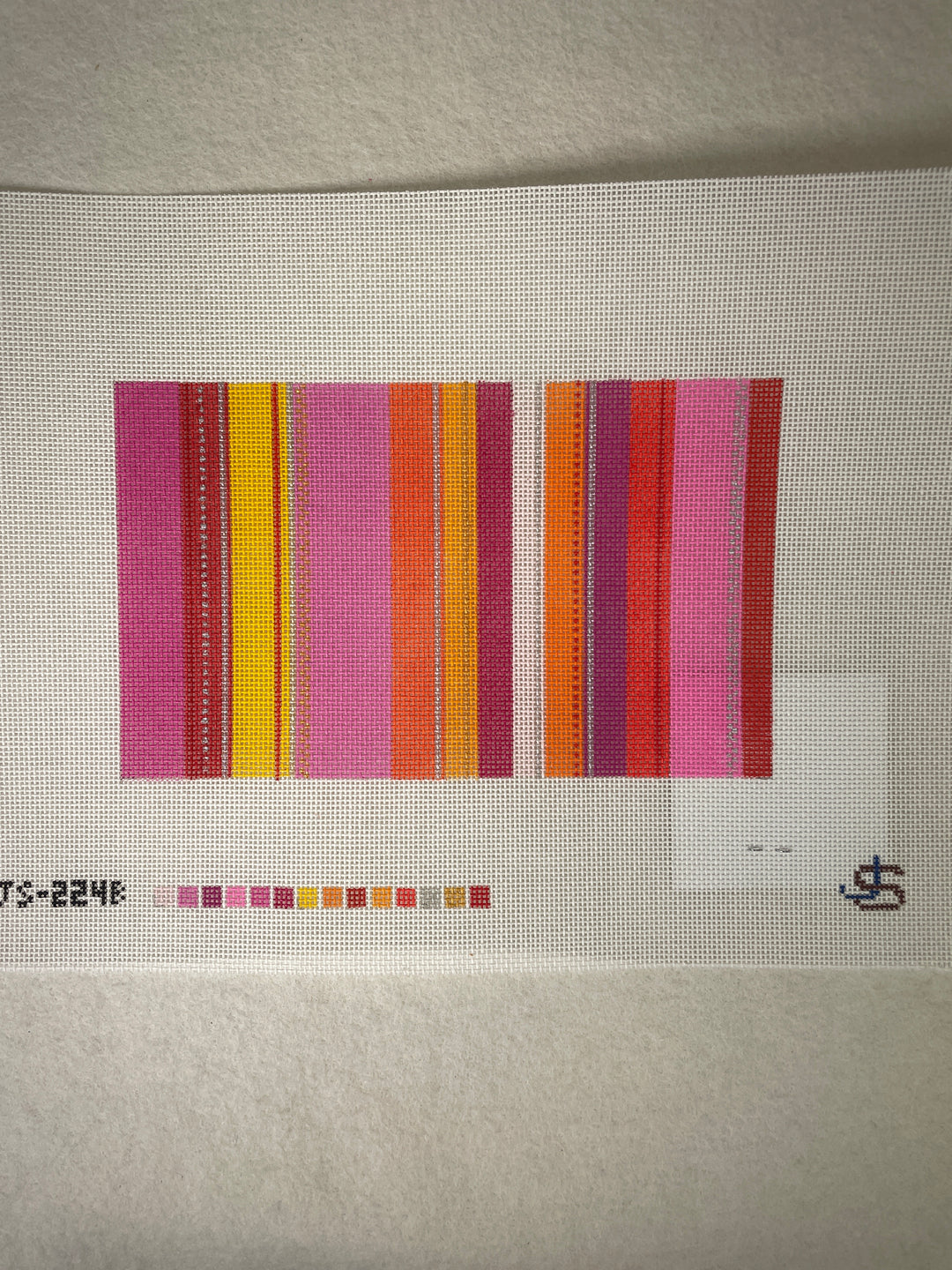 * Jeni Sandberg JS224B Tufted Stripe Sunglasses Case/ Pouch- Pink and Orange 18m