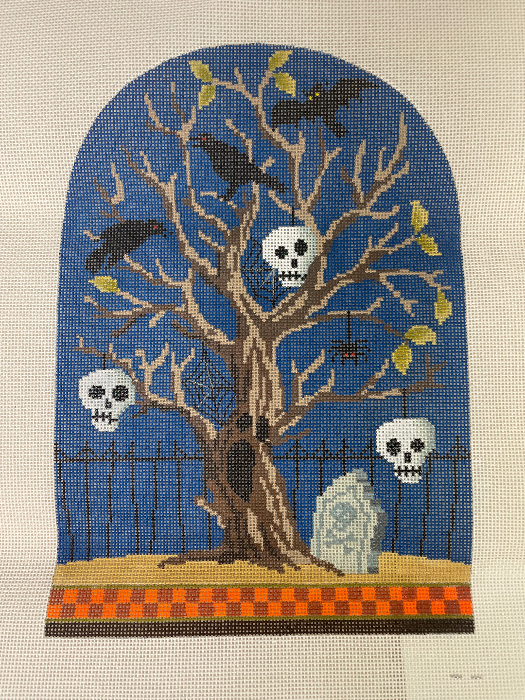 *Kirk and Bradley KB1237 Spooky Tree- Skeletons