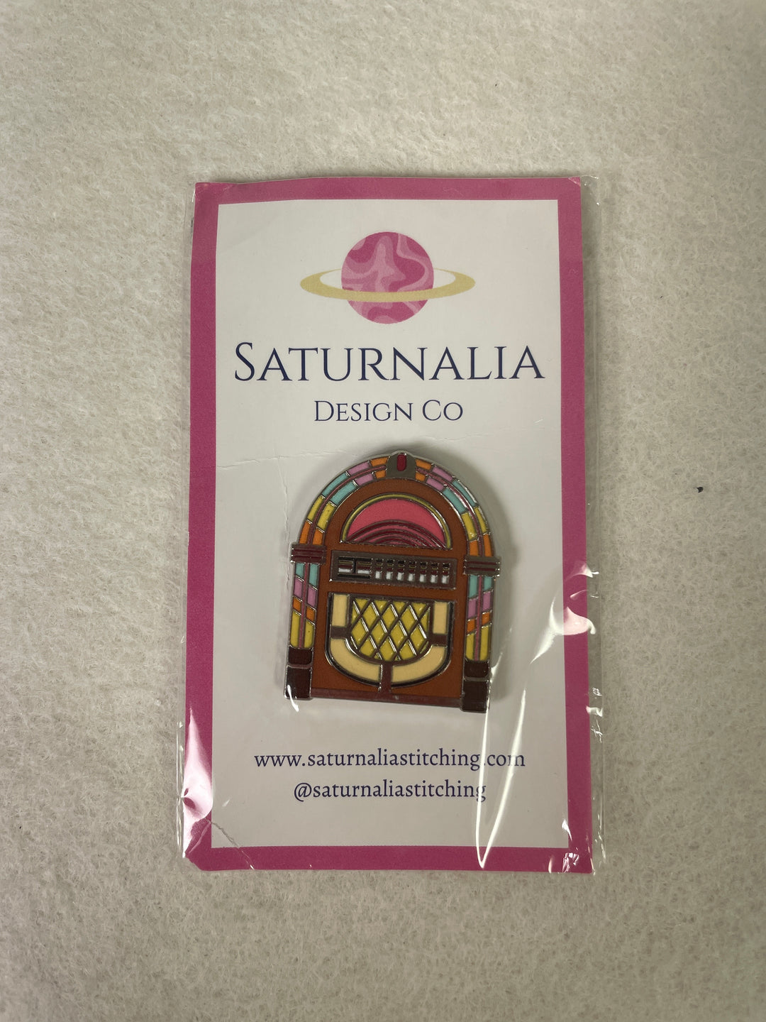 * Saturnalia Stitching Juke Box Needleminder