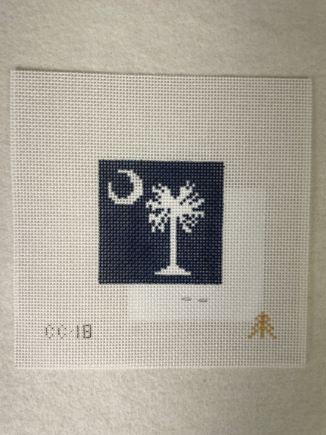 * Evergreen CC18 SC State Flag Needlepoint Canvas for Can Cozy