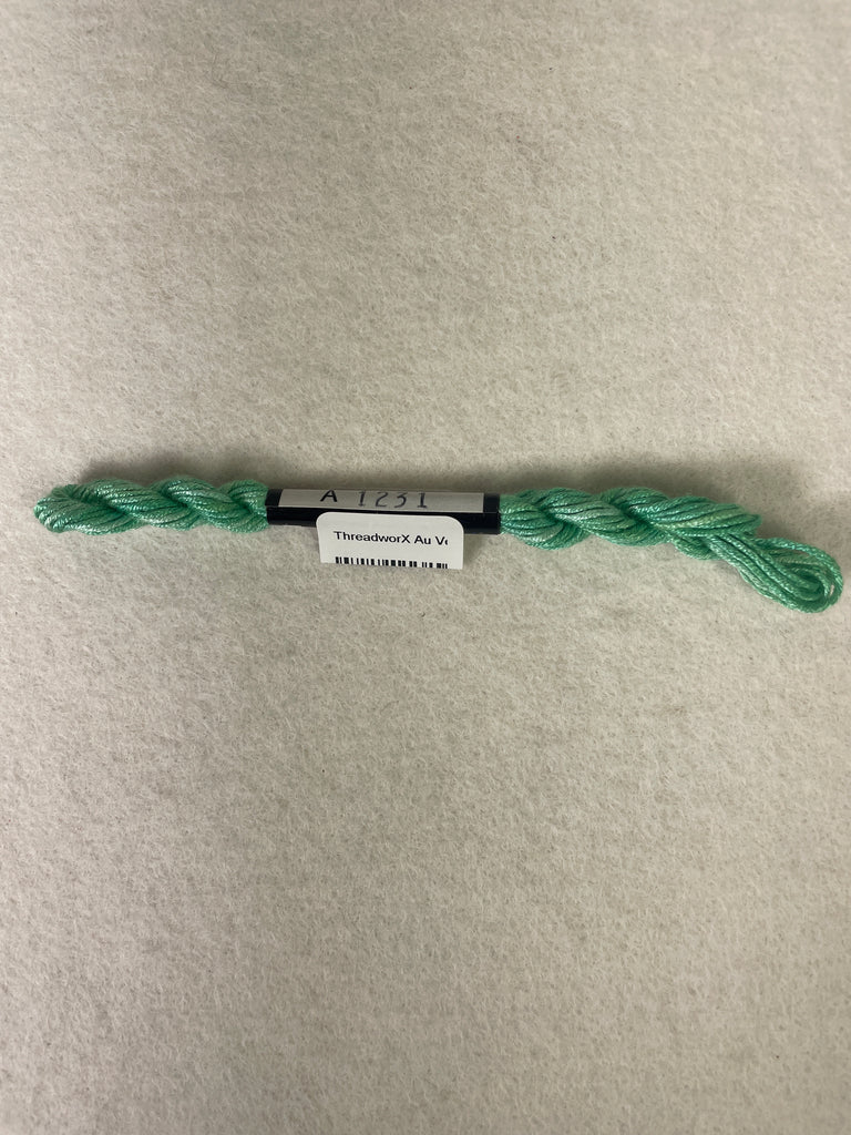 ThreadworX Au Ver A Soie O/D Silk-  A1231 Celtic Green