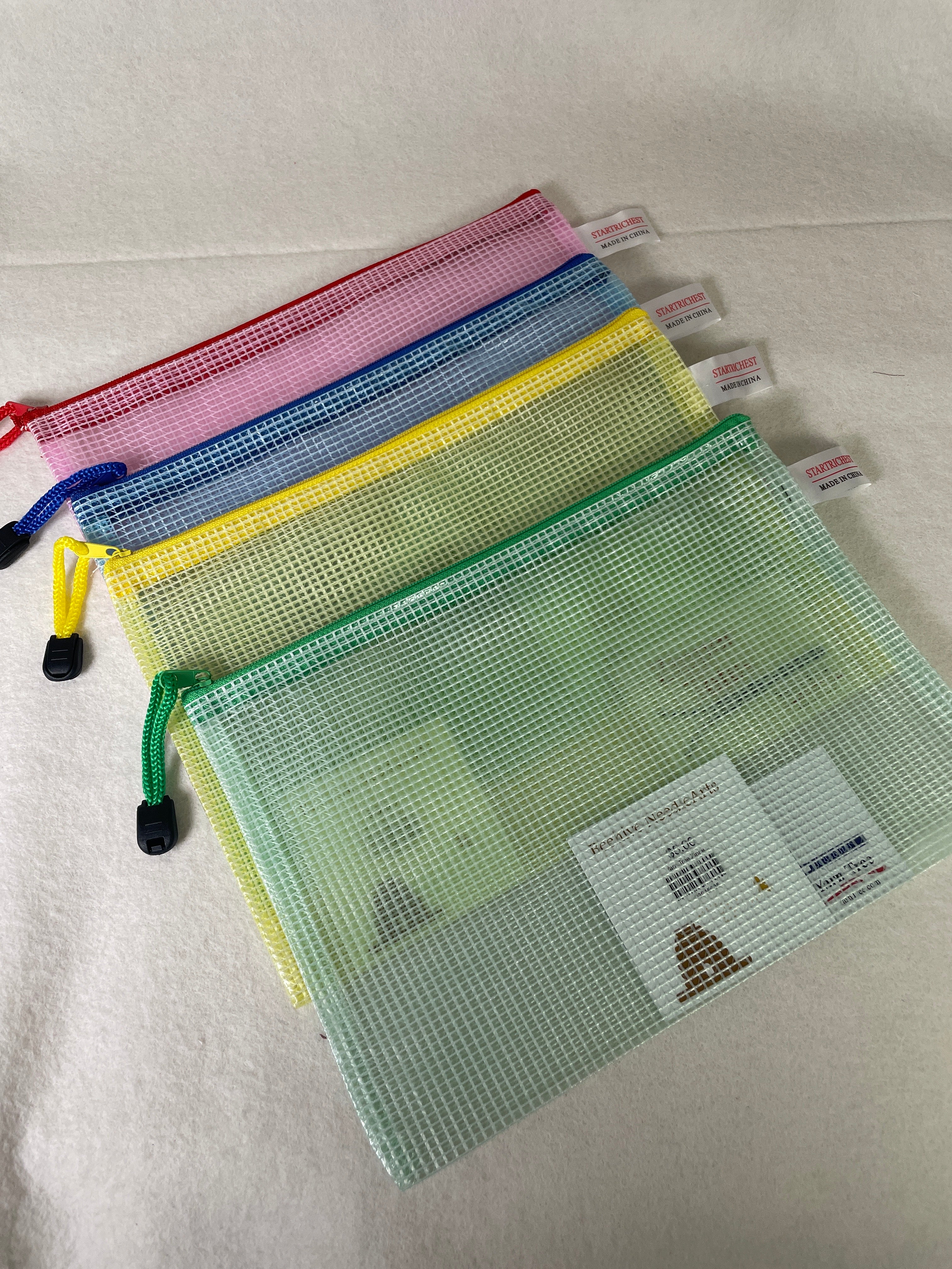 Yarn Tree Zipper Totes- 9x5 (assorted colors) – Beehive Needle Arts