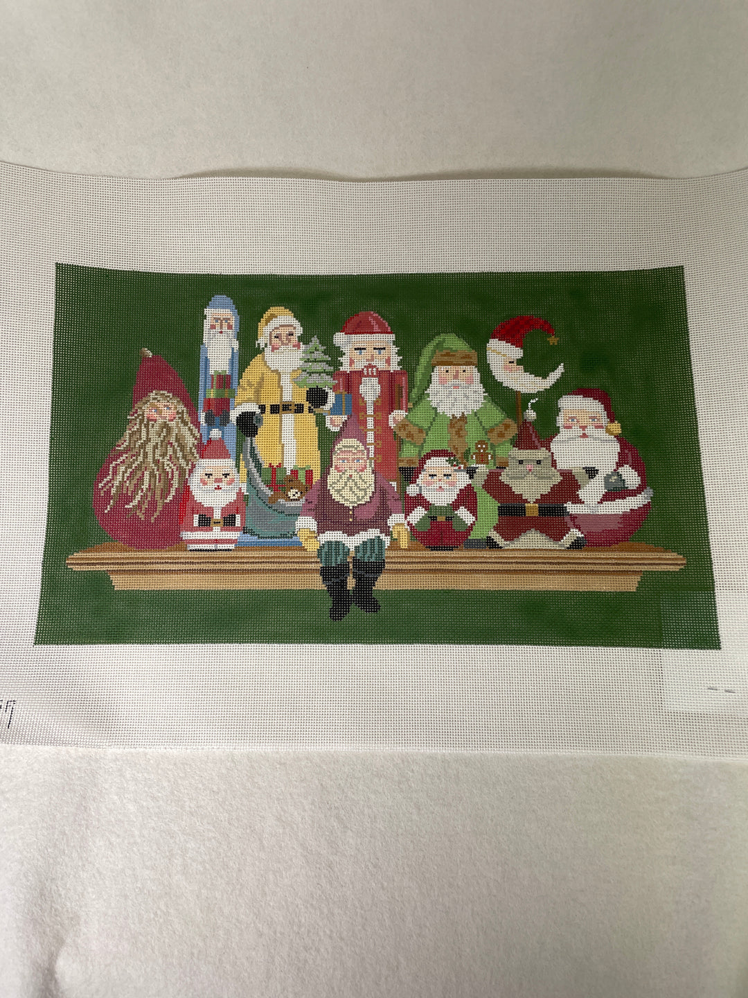 * Susan Roberts Needlepoint 1173 Santa Collection