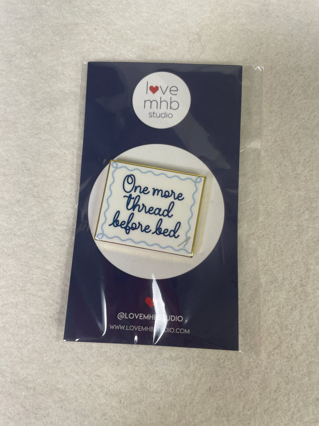 * Love mhb Studio One More Thread Needle Minder
