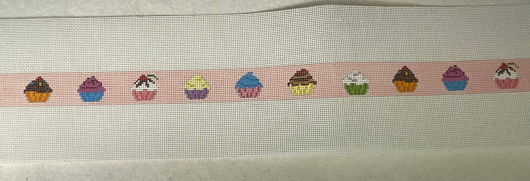 * Susan Roberts 0327K Cupcakes on Lt Pink