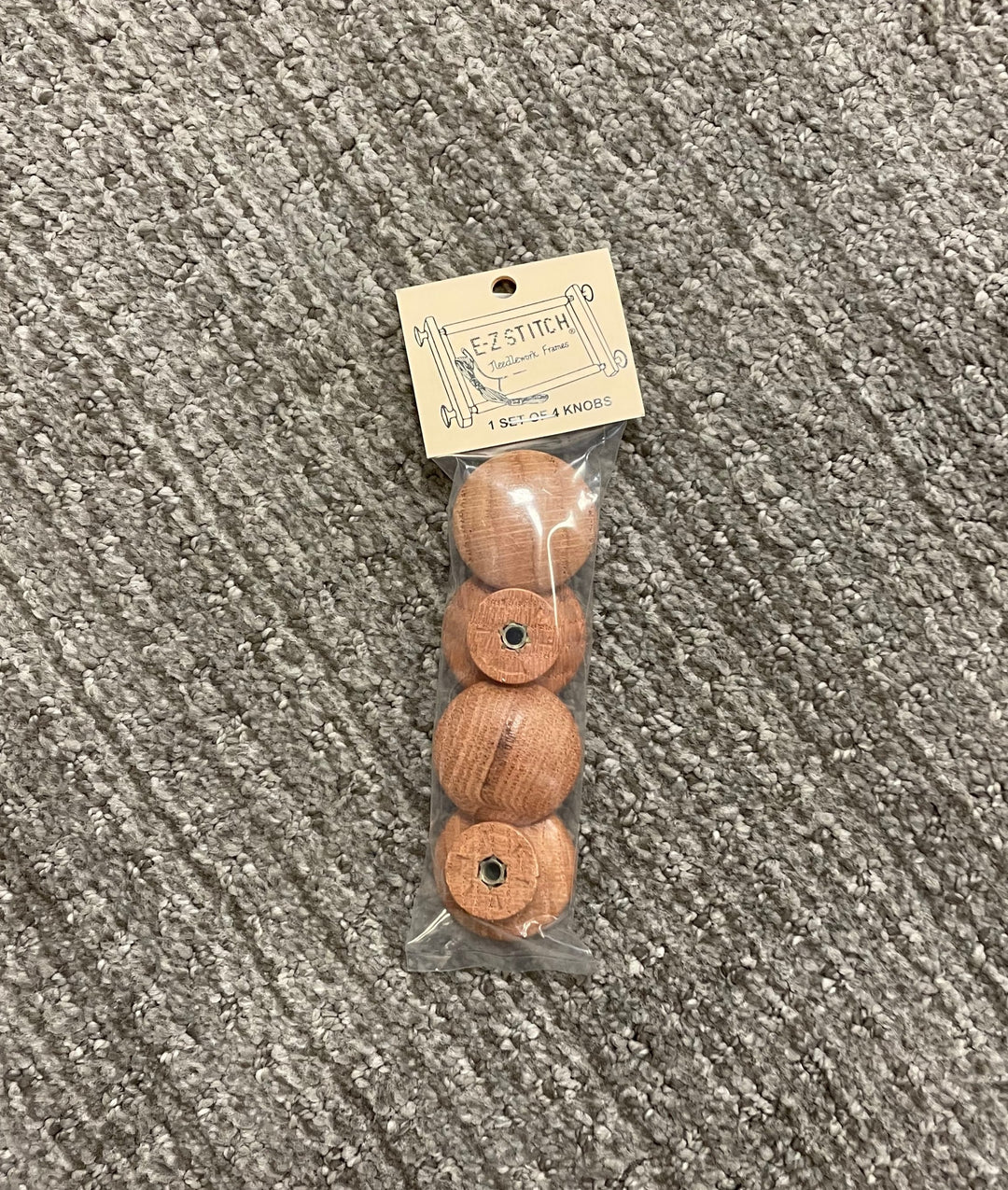 EZ Stitch Set of 4 Knobs/ oak finish