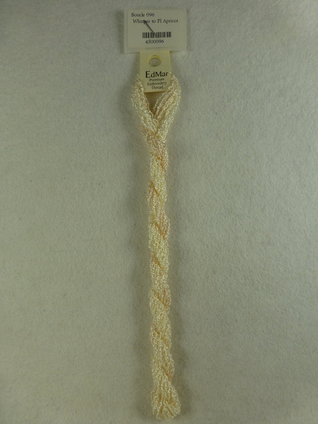 Boucle 096 Whisper to Pl Apricot