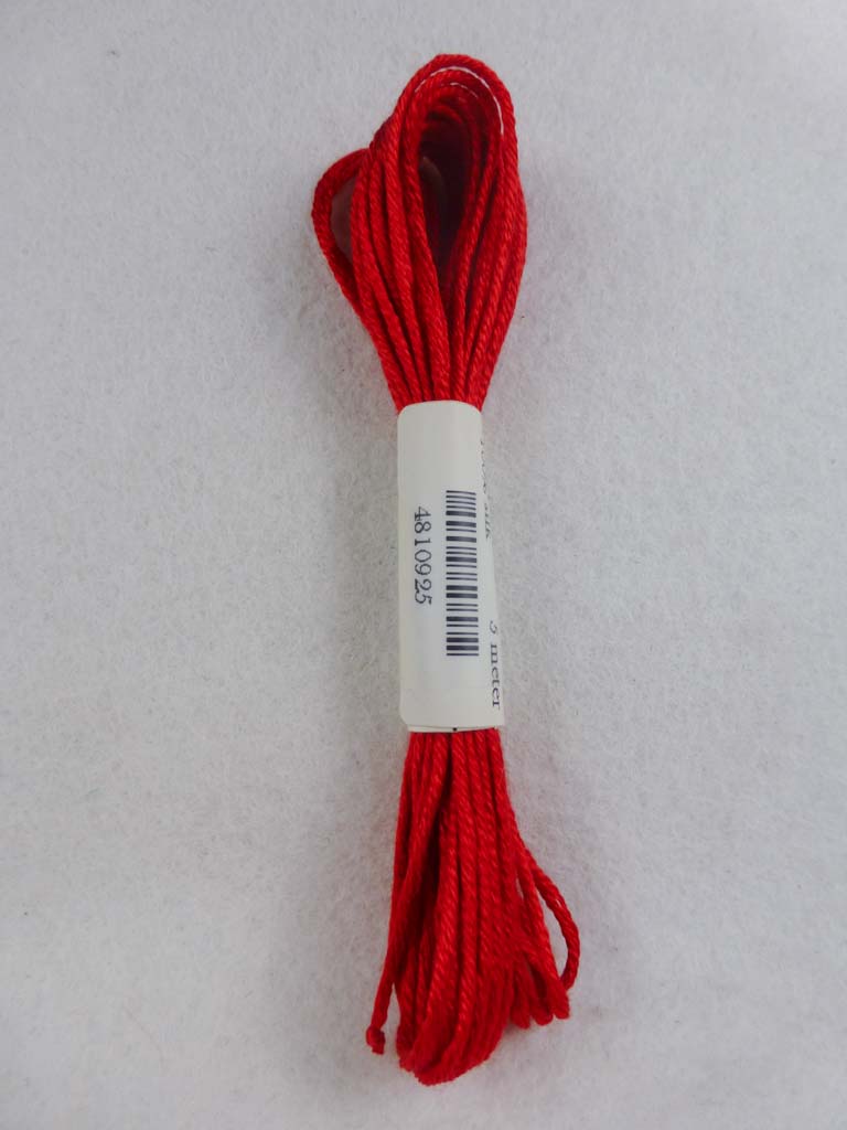 Soie d'Alger 925  by Au Ver a Soie From Beehive Needle Arts